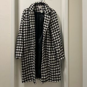 Mid length dad coat / peacoat - perfect to throw over a dress in the fall
